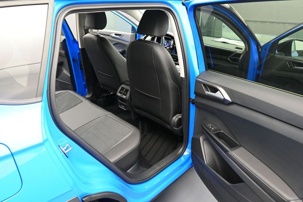 2026 Volkswagen Taos 1.5T SE Black