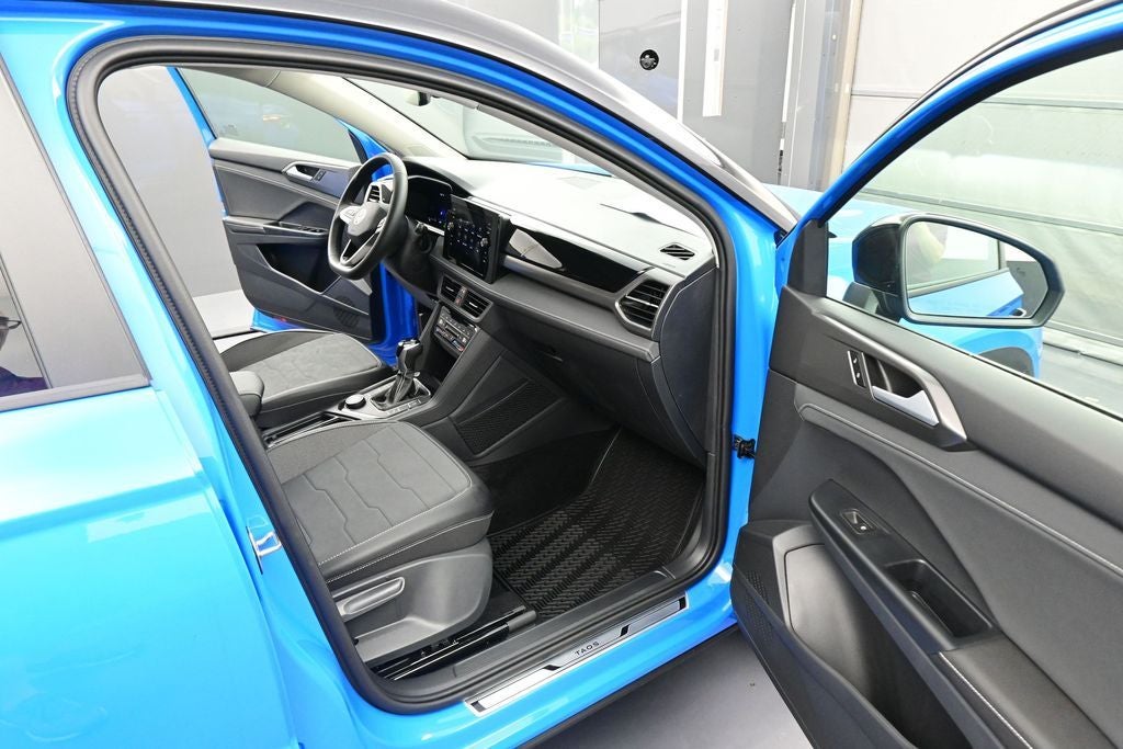 2026 Volkswagen Taos 1.5T SE Black