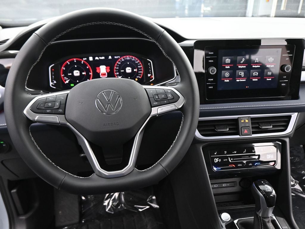 2026 Volkswagen Taos 1.5T SEL