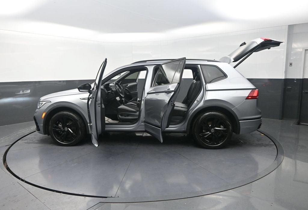 2024 Volkswagen Tiguan 2.0T SE R-Line Black