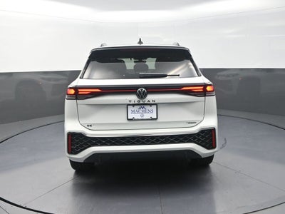 2026 Volkswagen Tiguan 2.0T SE R-Line Black