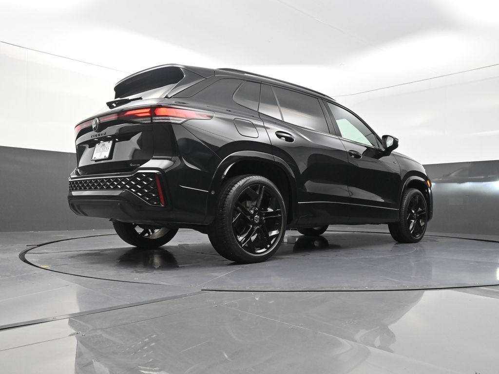 2026 Volkswagen Tiguan 2.0T SE R-Line Black