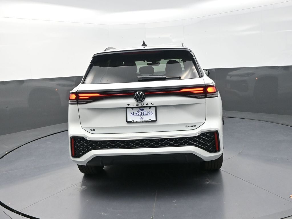 2026 Volkswagen Tiguan 2.0T SE R-Line Black