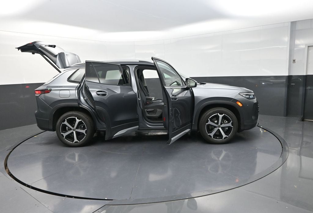 2025 Volkswagen Tiguan 2.0T SE