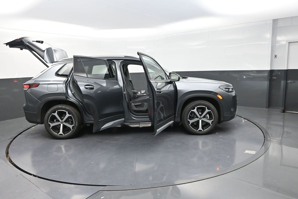 2025 Volkswagen Tiguan 2.0T SE