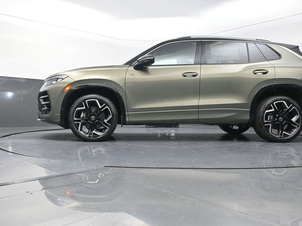 2026 Volkswagen Tiguan 2.0T SEL R-Line Turbo