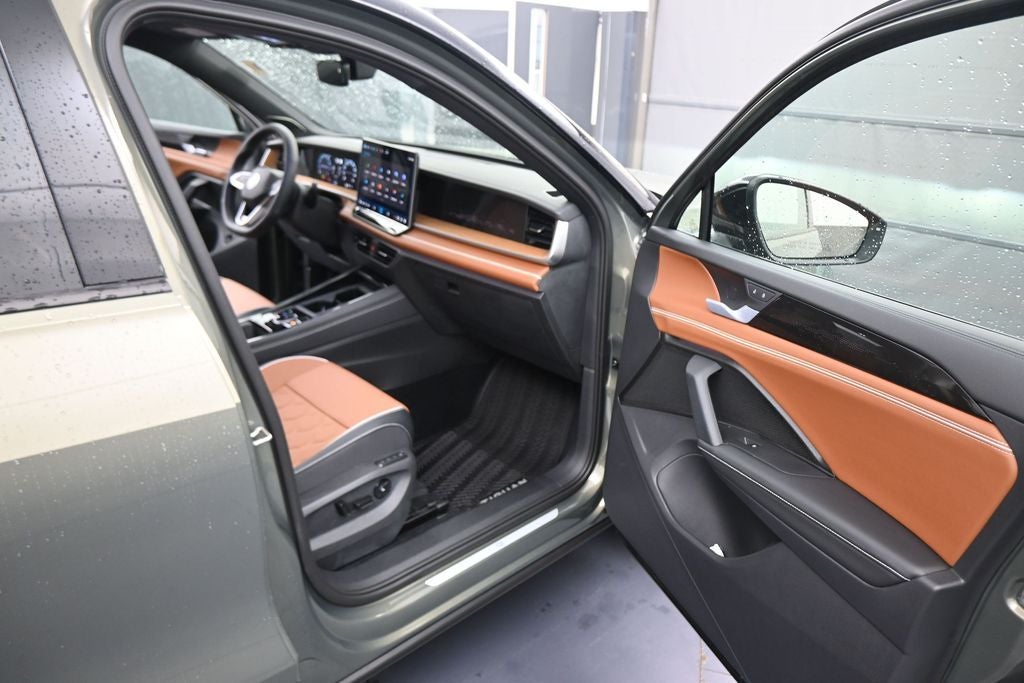 2026 Volkswagen Tiguan 2.0T SEL R-Line Turbo