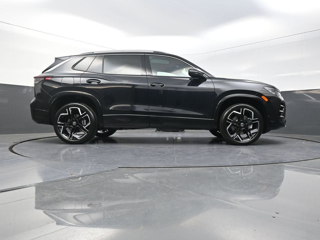 2026 Volkswagen Tiguan 2.0T SEL R-Line Turbo