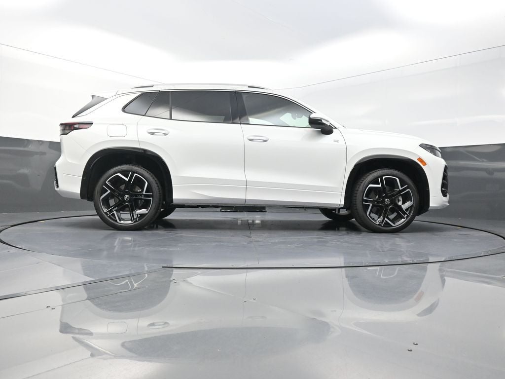 2026 Volkswagen Tiguan 2.0T SEL R-Line Turbo