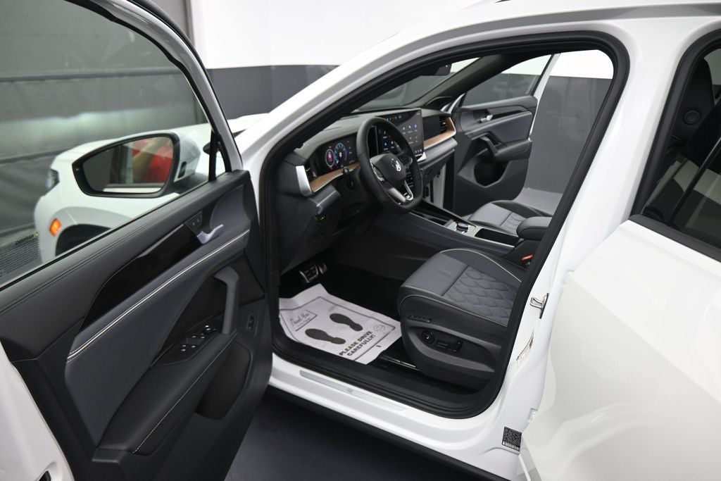 2026 Volkswagen Tiguan 2.0T SEL R-Line Turbo