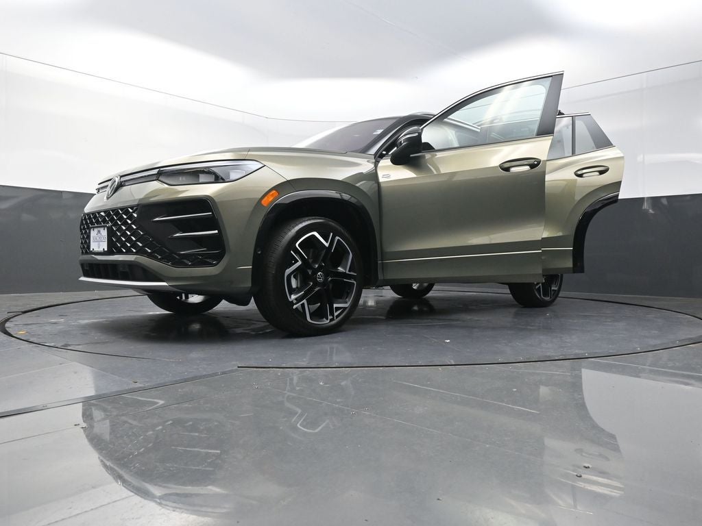 2026 Volkswagen Tiguan 2.0T SEL R-Line