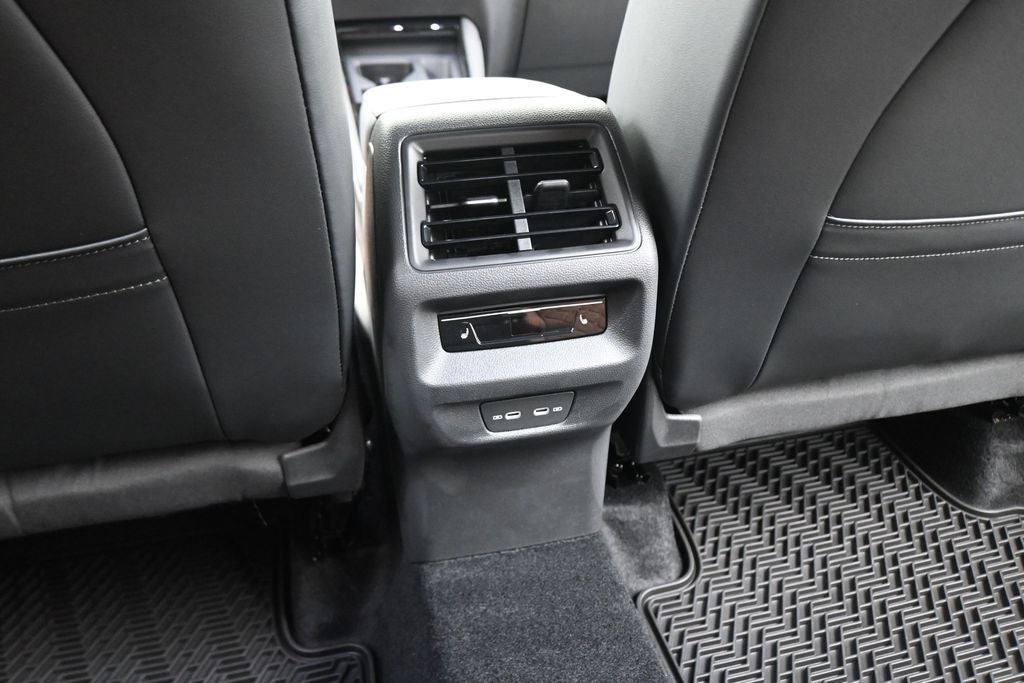 2026 Volkswagen Tiguan 2.0T SEL R-Line