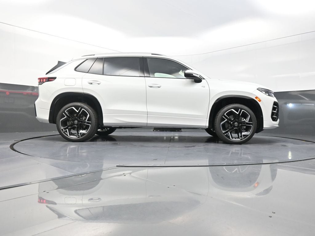 2026 Volkswagen Tiguan 2.0T SEL R-Line Turbo