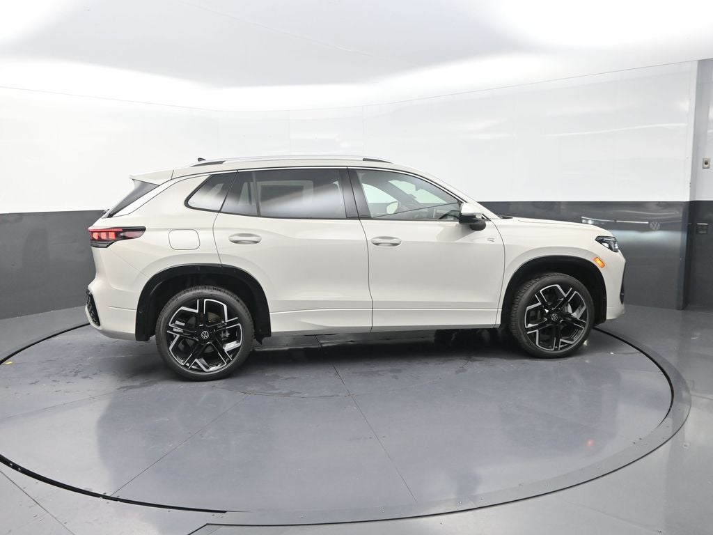 2026 Volkswagen Tiguan 2.0T SEL R-Line Turbo