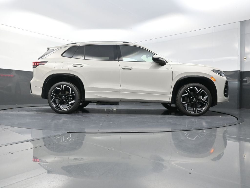 2026 Volkswagen Tiguan 2.0T SEL R-Line Turbo