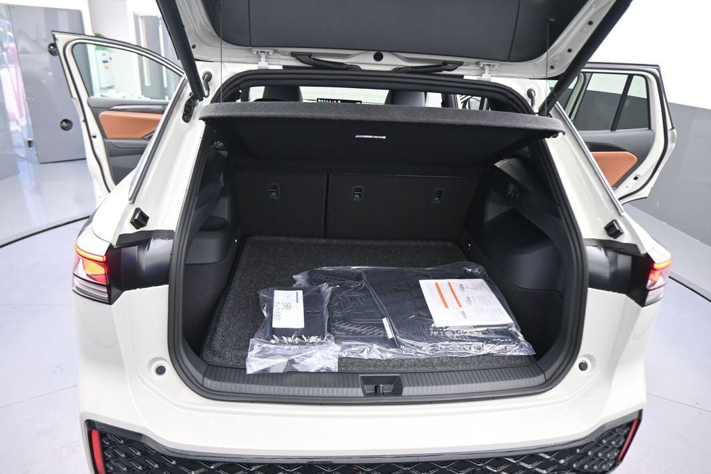 2026 Volkswagen Tiguan 2.0T SEL R-Line Turbo