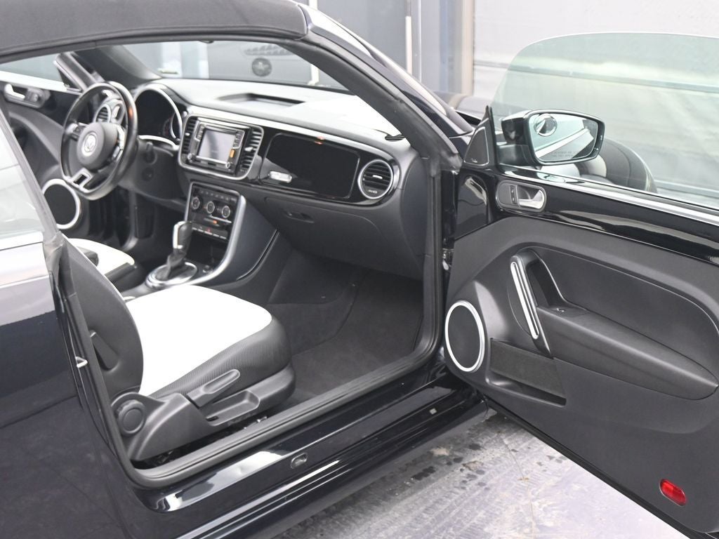 2018 Volkswagen Beetle 2.0T SE