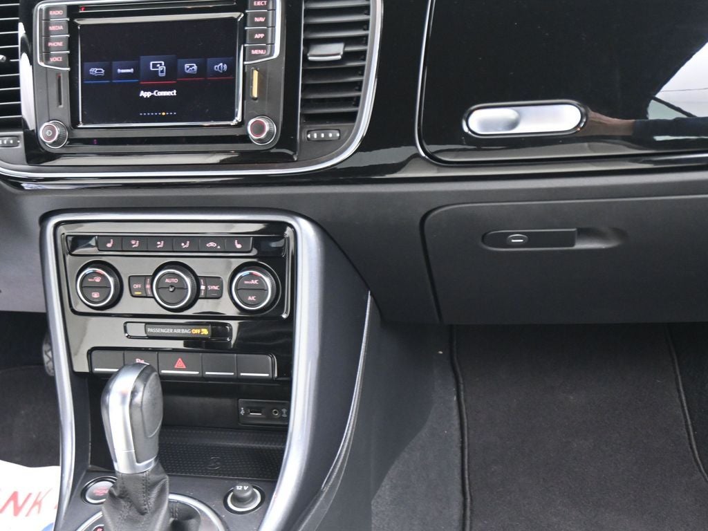 2018 Volkswagen Beetle 2.0T SE