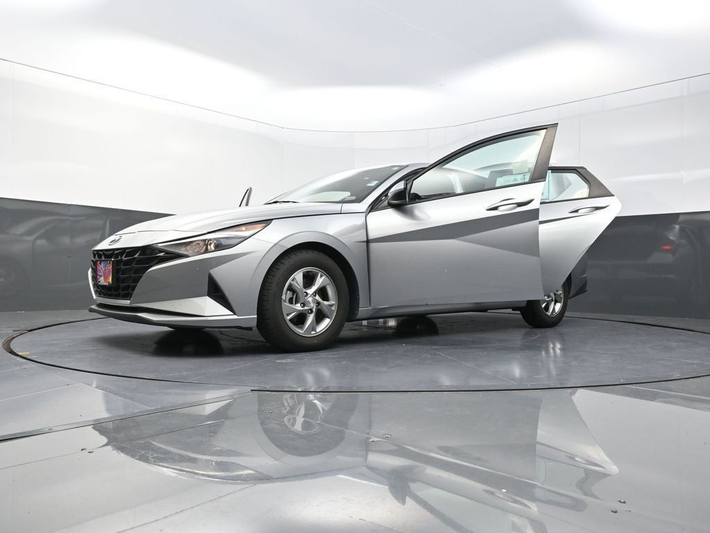 2021 Hyundai Elantra SE