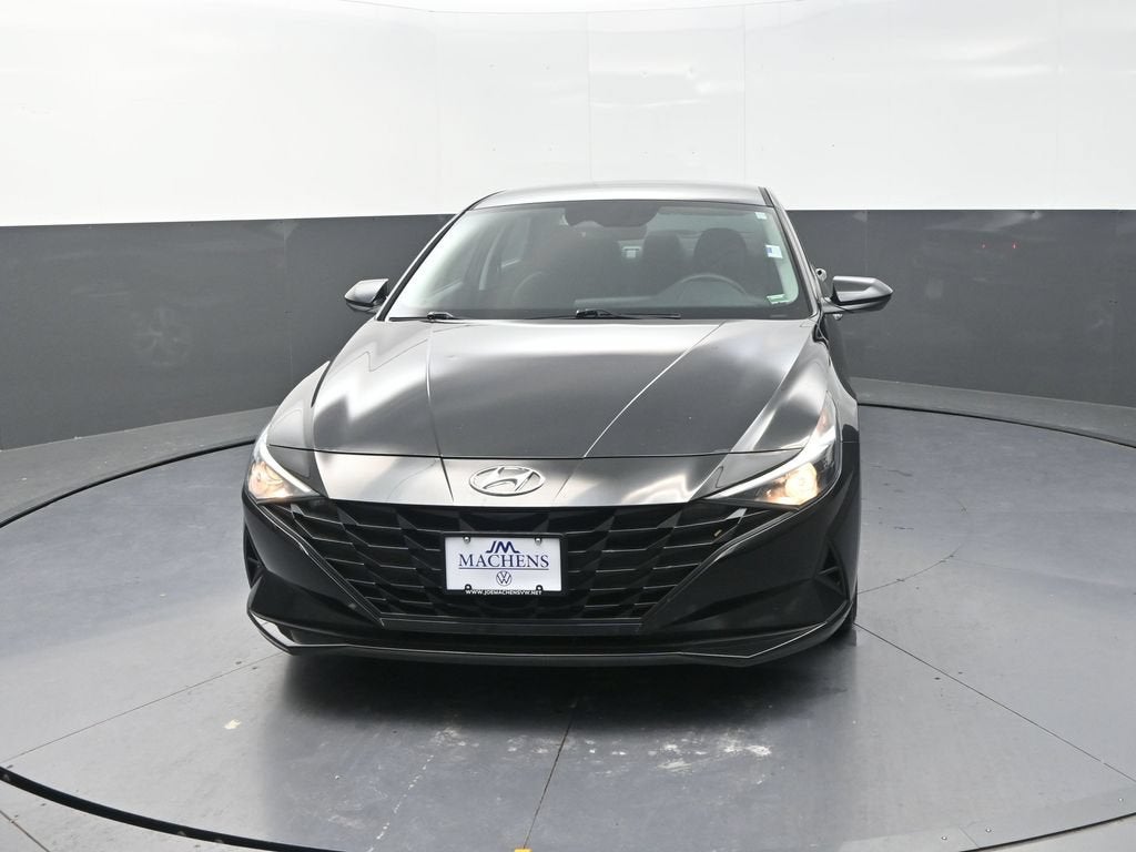 2023 Hyundai Elantra SE