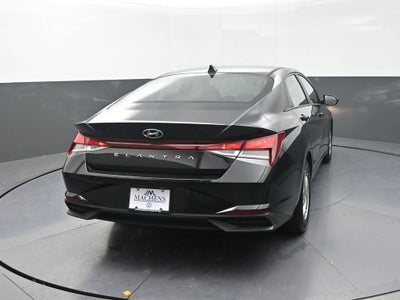 2023 Hyundai Elantra SE