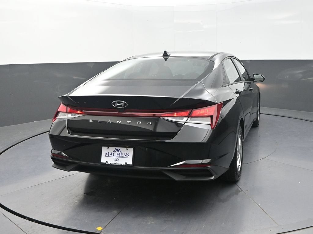 2023 Hyundai Elantra SE