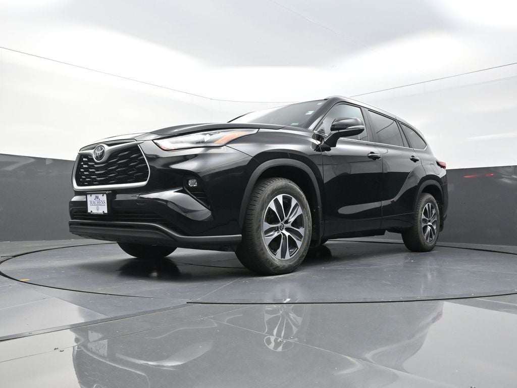 2024 Toyota Highlander XLE