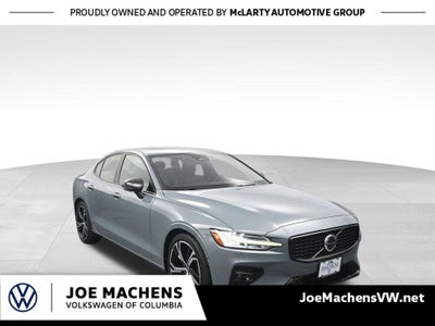 2024 Volvo S60 B5 Plus Dark Theme