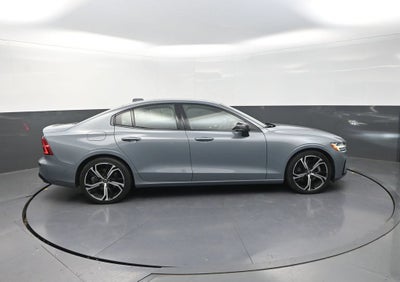 2024 Volvo S60 B5 Plus Dark Theme