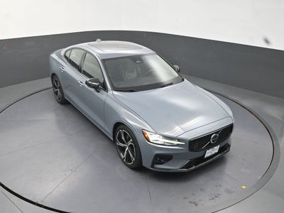 2024 Volvo S60 B5 Plus Dark Theme