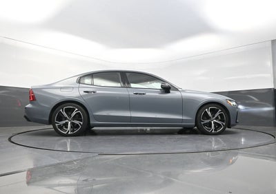 2024 Volvo S60 B5 Plus Dark Theme