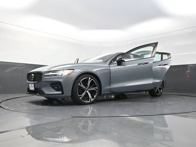 2024 Volvo S60 B5 Plus Dark Theme