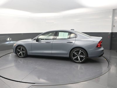 2024 Volvo S60 B5 Plus Dark Theme