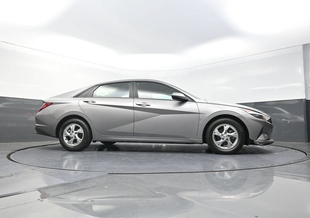 2023 Hyundai Elantra SE
