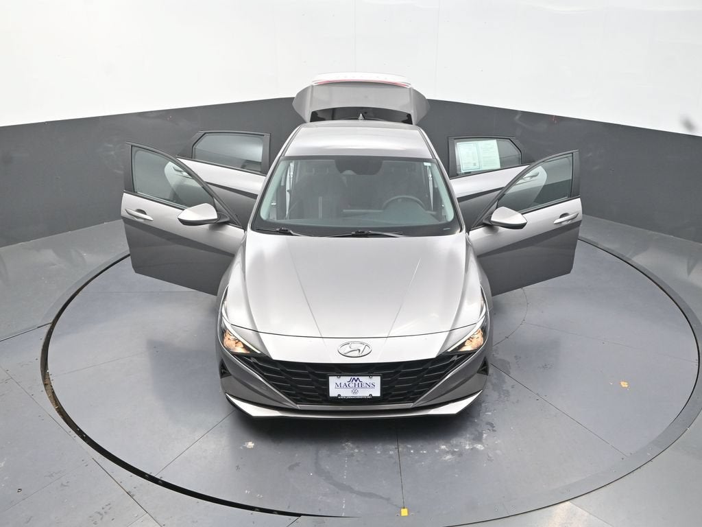 2023 Hyundai Elantra SE