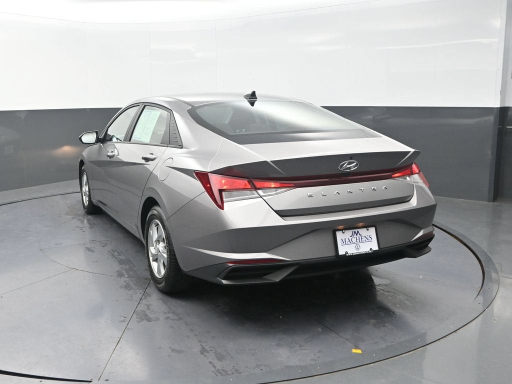 2023 Hyundai Elantra SE