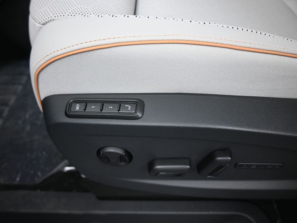 2025 Volkswagen ID. Buzz Pro S Plus