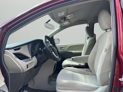2017 Toyota Sienna LE 8 Passenger