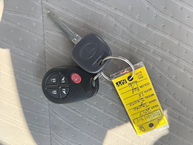 2017 Toyota Sienna LE 8 Passenger