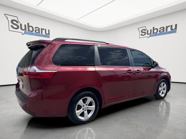 2017 Toyota Sienna LE 8 Passenger