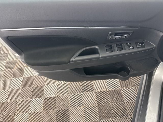 2024 Mitsubishi Outlander Sport S