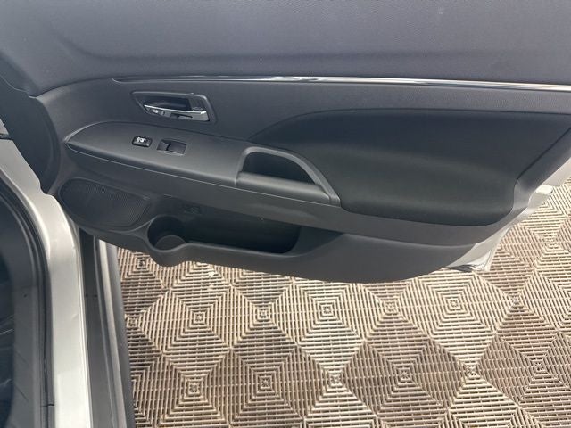 2024 Mitsubishi Outlander Sport S