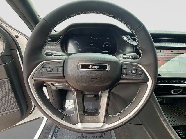 2026 Jeep Grand Cherokee Laredo Altitude