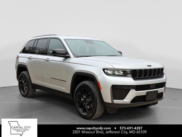 2026 Jeep Grand Cherokee Laredo Altitude