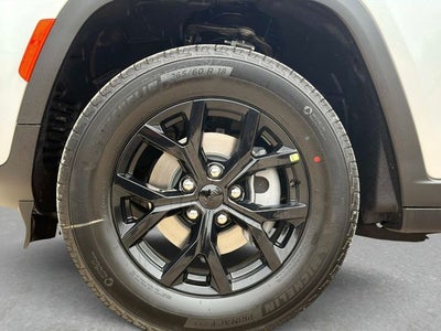 2026 Jeep Grand Cherokee Laredo Altitude