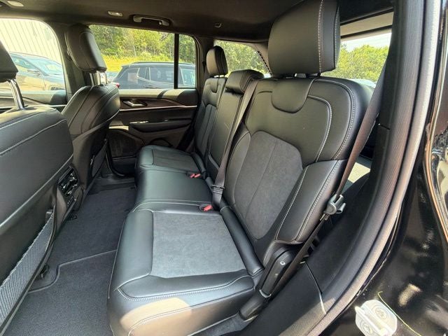 2026 Jeep Grand Cherokee Altitude