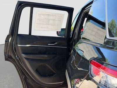 2026 Jeep Grand Cherokee Laredo Altitude