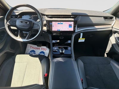 2026 Jeep Grand Cherokee Laredo Altitude