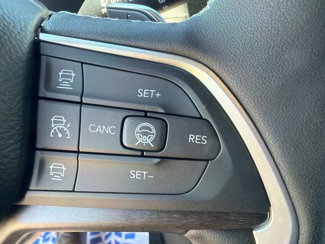 2026 Jeep Grand Cherokee Laredo Altitude