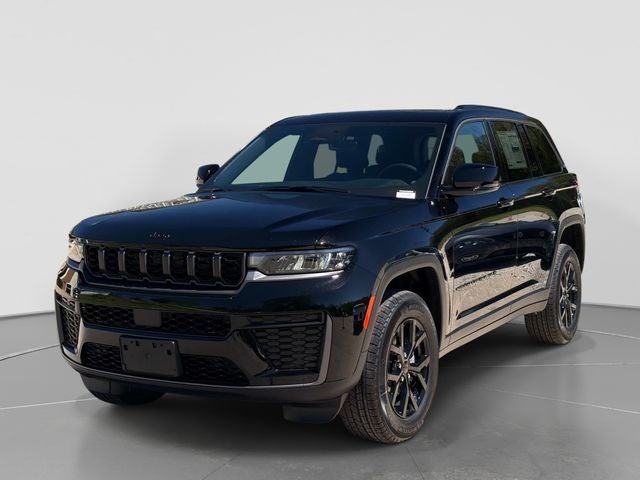 2026 Jeep Grand Cherokee Laredo Altitude
